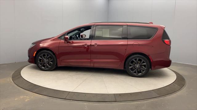 2020 Chrysler Pacifica Touring L