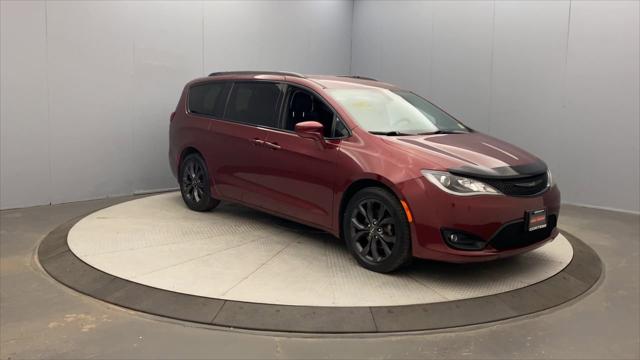 2020 Chrysler Pacifica Touring L
