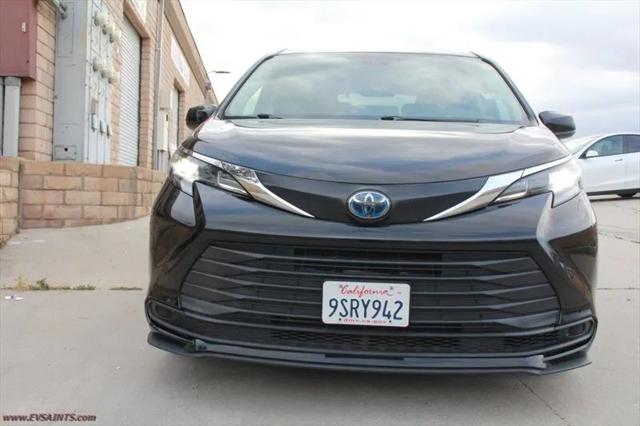 2024 Toyota Sienna LE