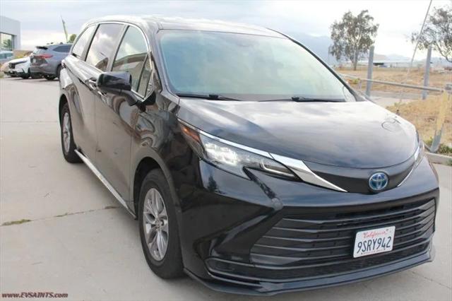 2024 Toyota Sienna LE
