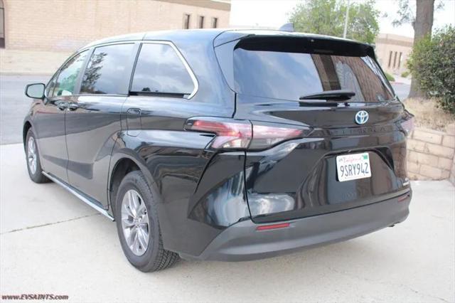 2024 Toyota Sienna LE