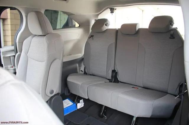 2024 Toyota Sienna LE