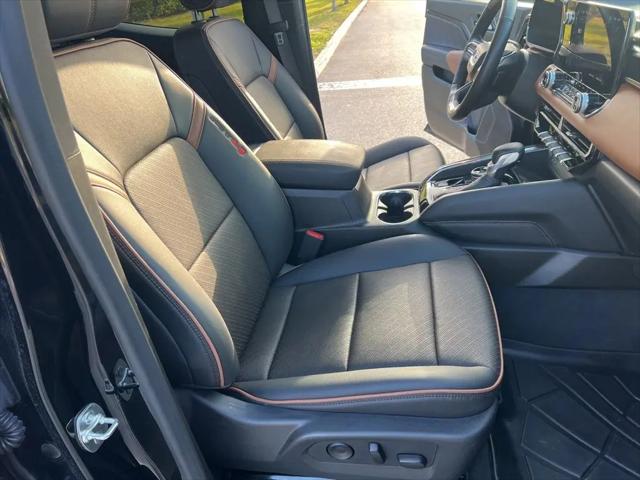 2025 GMC Canyon 4WD AT4