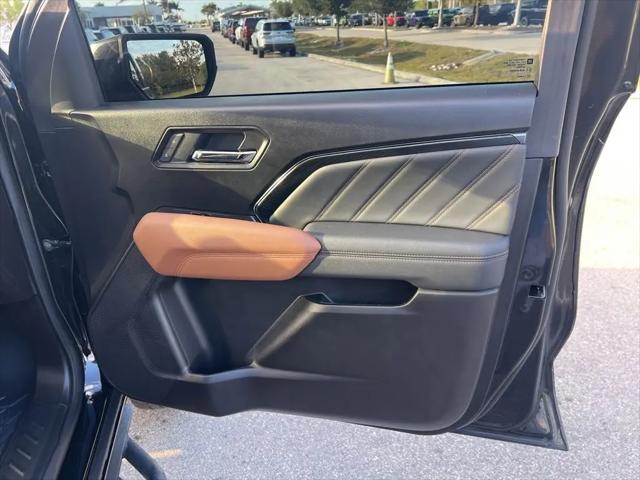 2025 GMC Canyon 4WD AT4