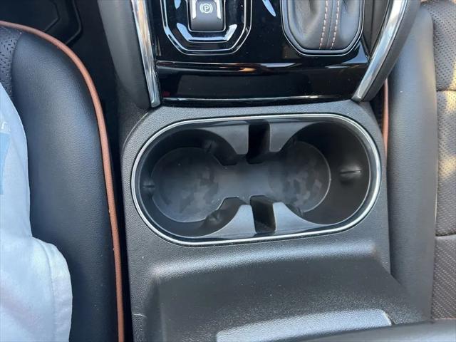 2025 GMC Canyon 4WD AT4