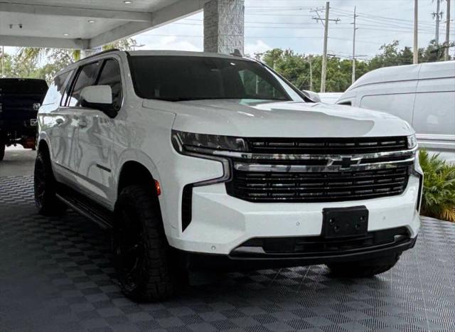 2022 Chevrolet Suburban 4WD RST