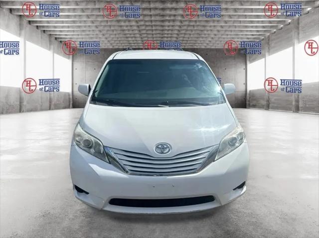 2016 Toyota Sienna LE 8 Passenger