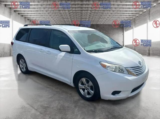 2016 Toyota Sienna LE 8 Passenger