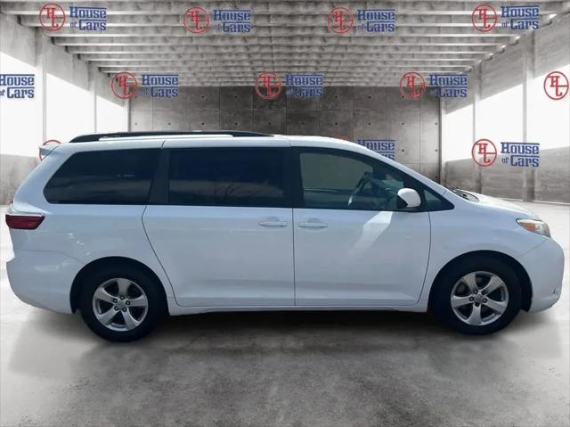 2016 Toyota Sienna LE 8 Passenger