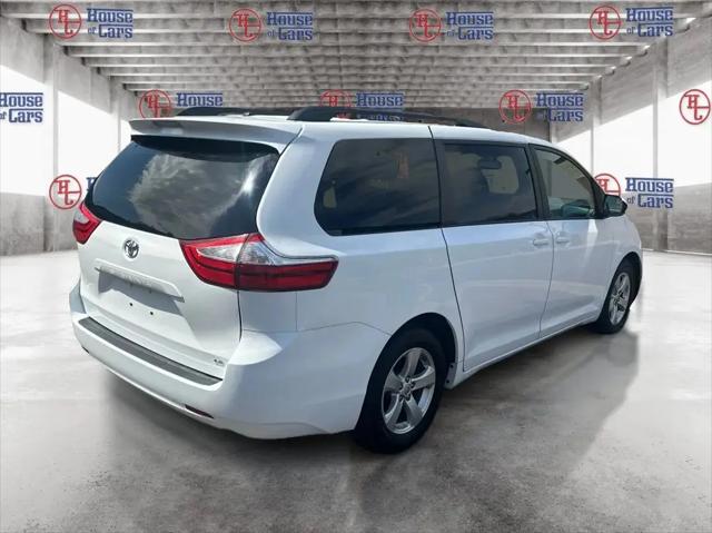 2016 Toyota Sienna LE 8 Passenger