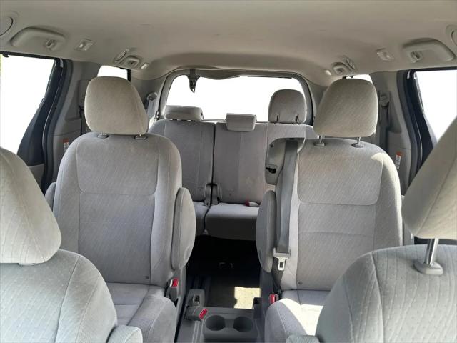 2016 Toyota Sienna LE 8 Passenger