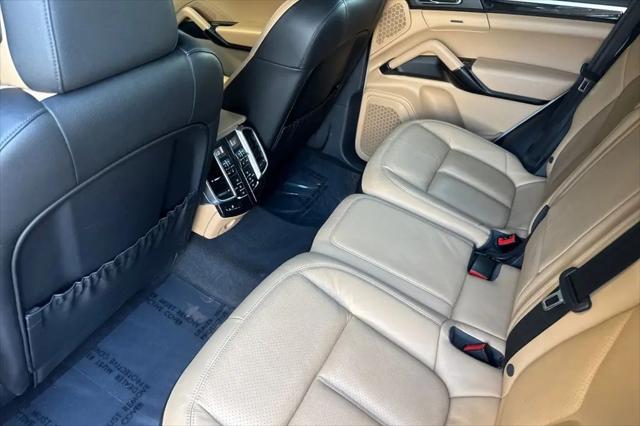 2016 Porsche Cayenne Cayenne