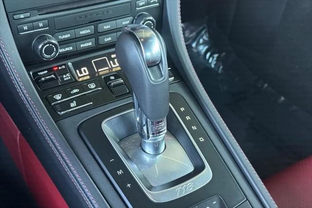 2022 Porsche 718 Cayman T