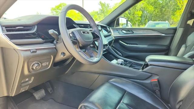 2023 Jeep Grand Cherokee Overland 4x2