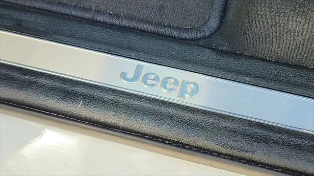2023 Jeep Grand Cherokee Overland 4x2