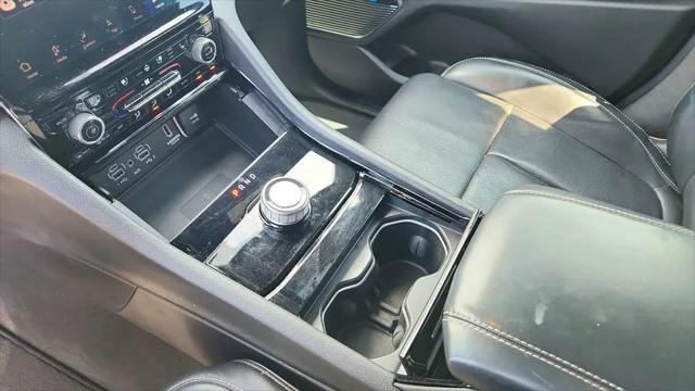 2023 Jeep Grand Cherokee Overland 4x2