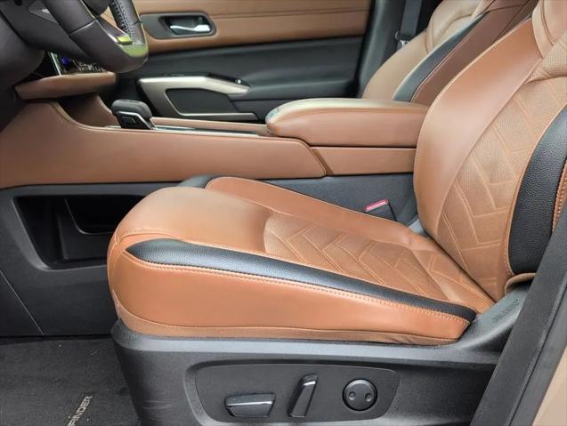 2024 Nissan Pathfinder Platinum FWD