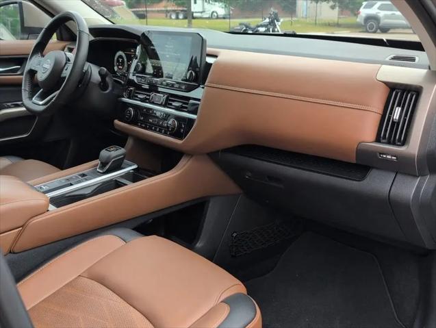 2024 Nissan Pathfinder Platinum FWD