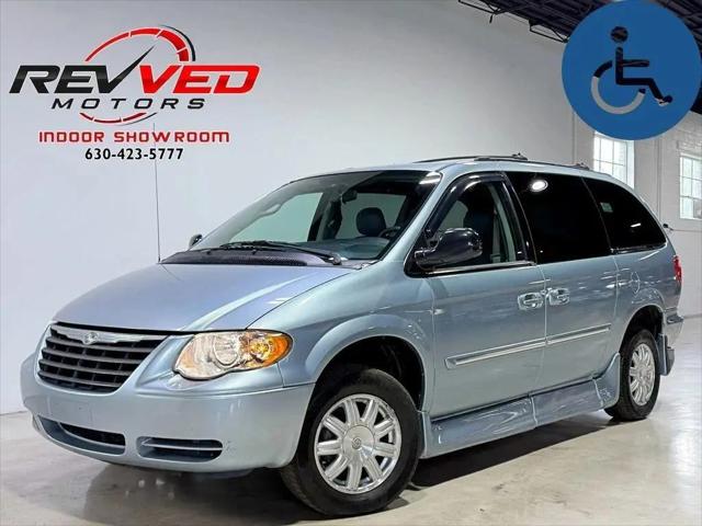 2005 Chrysler Town & Country Touring for sale in Addison, IL