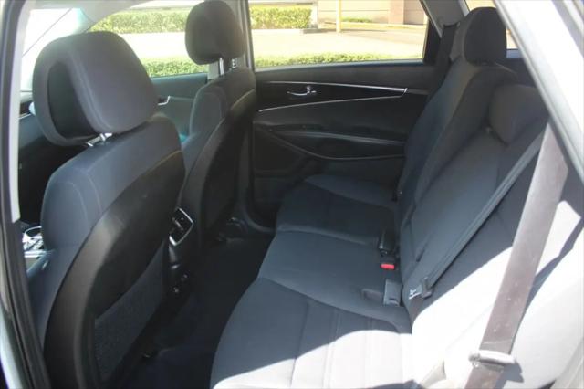 2016 Kia Sorento 3.3L LX