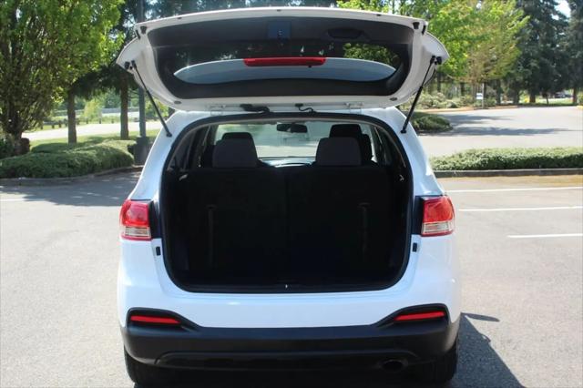 2016 Kia Sorento 3.3L LX