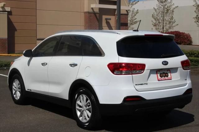 2016 Kia Sorento 3.3L LX