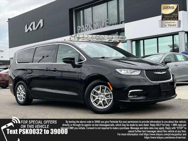 2025 Chrysler Pacifica Select for sale in Knoxville, TN