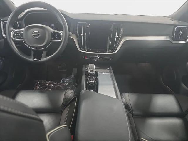 2024 Volvo S60 B5 Plus Black Edition
