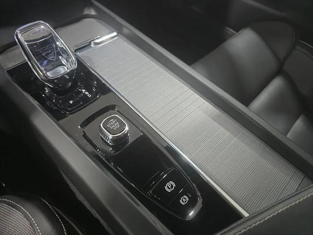 2024 Volvo S60 B5 Plus Black Edition