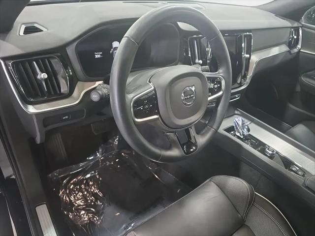2024 Volvo S60 B5 Plus Black Edition