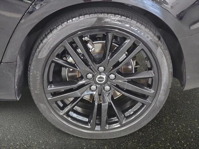 2024 Volvo S60 B5 Plus Black Edition