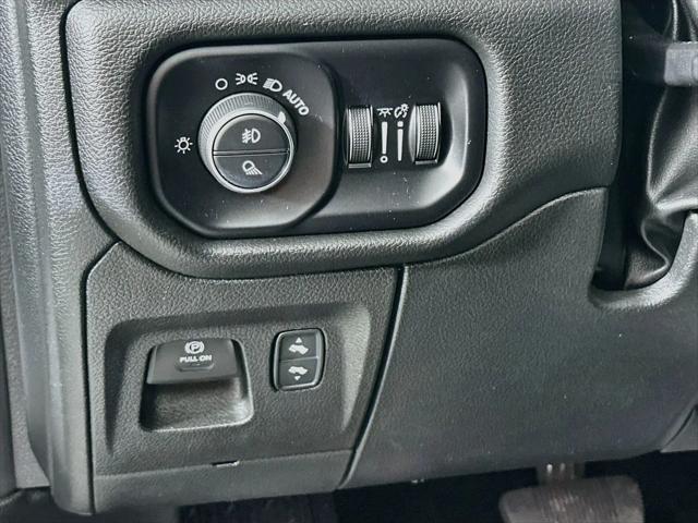 2025 Ram 1500 Big Horn Crew Cab 4x4 5'7" Box