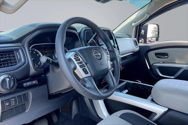 2024 Nissan Titan Crew Cab SV 4x2