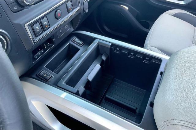 2024 Nissan Titan Crew Cab SV 4x2