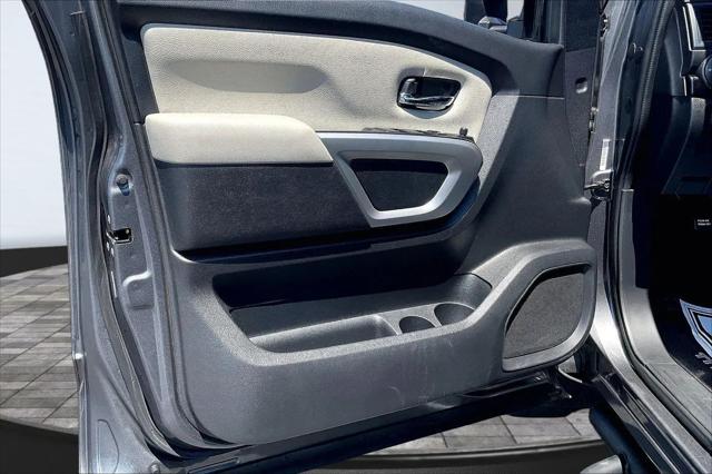 2024 Nissan Titan Crew Cab SV 4x2