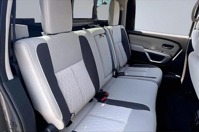 2024 Nissan Titan Crew Cab SV 4x2