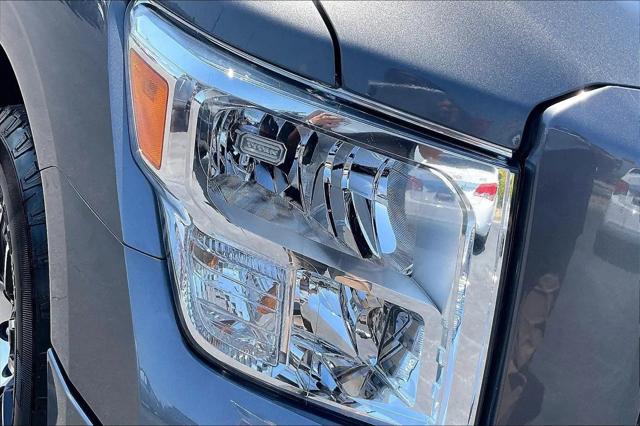 2024 Nissan Titan Crew Cab SV 4x2