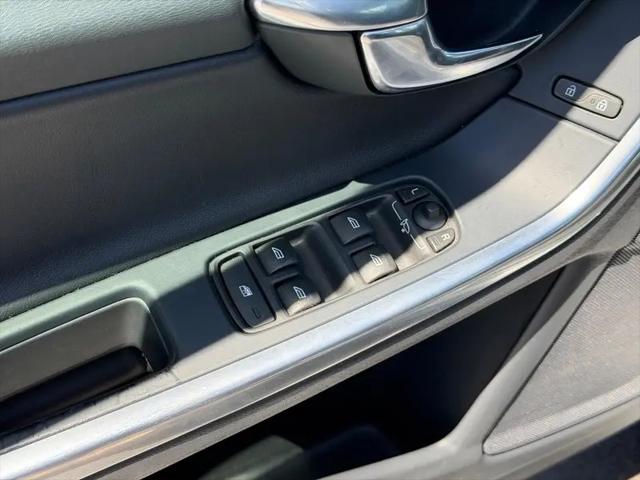 2016 Volvo S60 T6 Drive-E R-Design Platinum