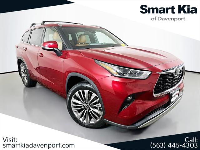 2020 Toyota Highlander Platinum for sale in Davenport, IA