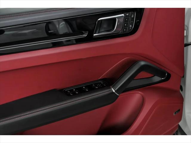 2023 Porsche Cayenne Platinum Edition