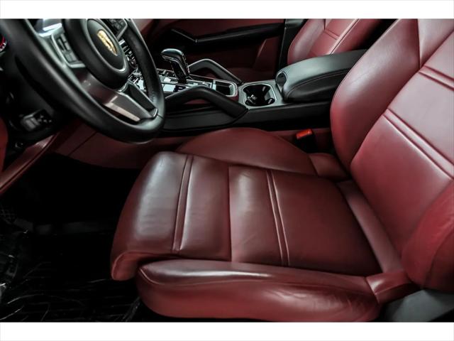 2023 Porsche Cayenne Platinum Edition
