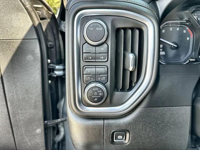2022 GMC Sierra 1500 Limited 4WD Crew Cab Short Box AT4