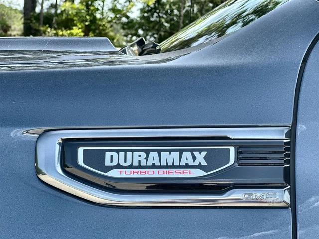 2022 GMC Sierra 1500 Limited 4WD Crew Cab Short Box AT4