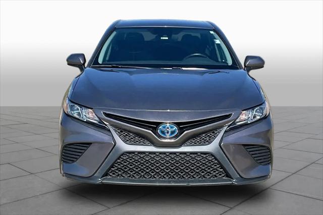 2020 Toyota Camry SE Hybrid