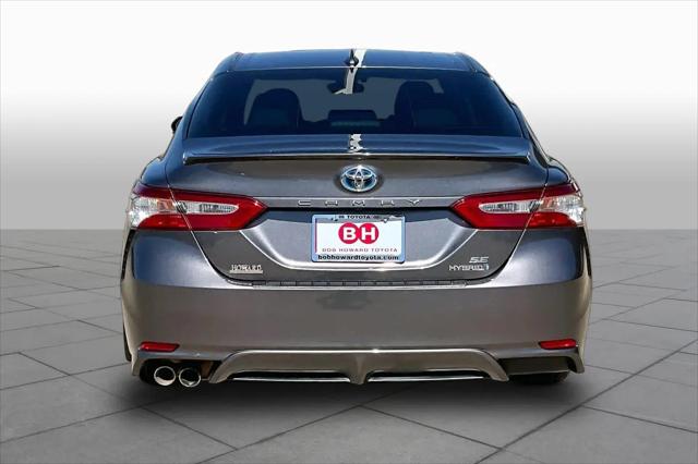 2020 Toyota Camry SE Hybrid