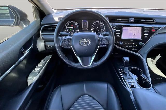 2020 Toyota Camry SE Hybrid