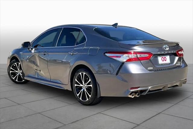 2020 Toyota Camry SE Hybrid