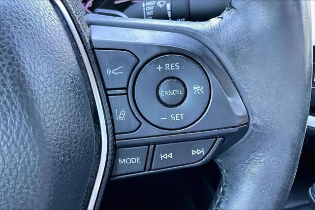 2020 Toyota Camry SE Hybrid