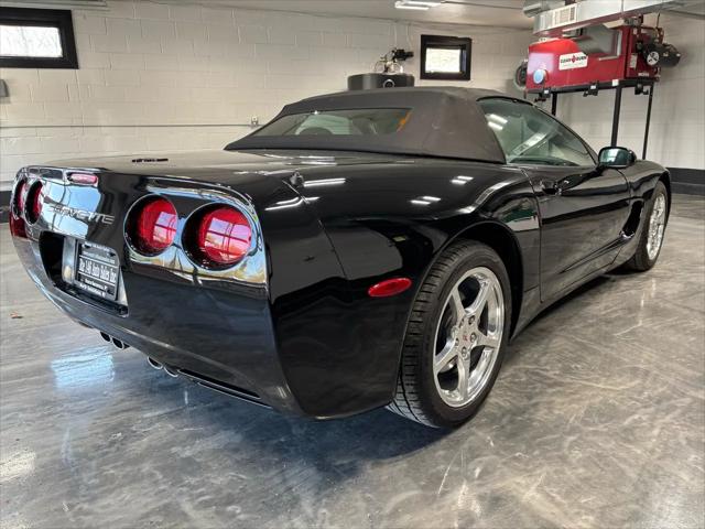 2004 Chevrolet Corvette 2dr Convertible