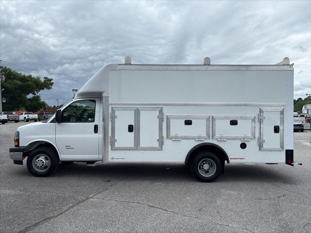 2026 Chevrolet Express Cutaway 4500 Van